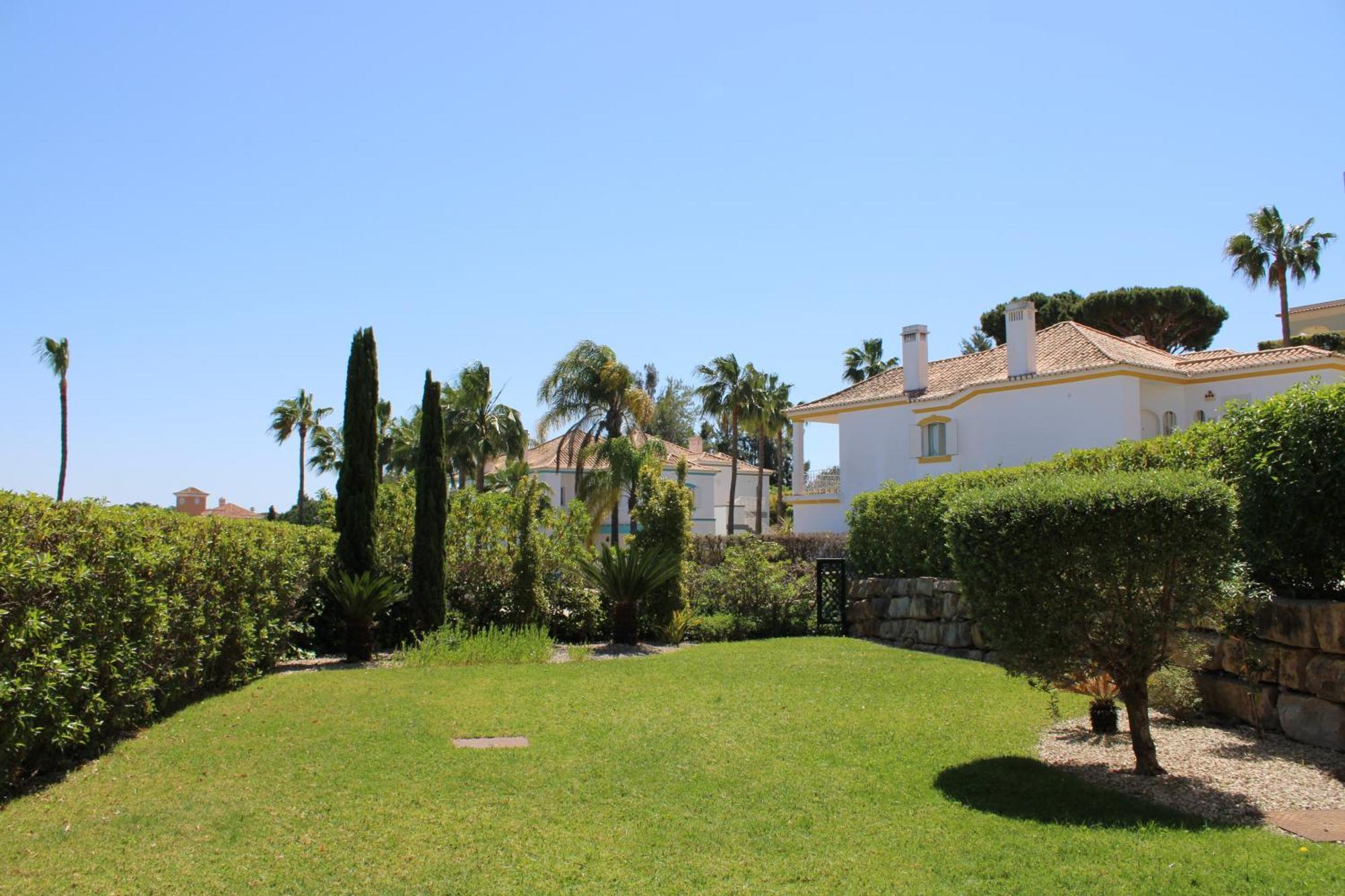 Luxury 2 Bedroom Apartment With Private Garden Almancil Exterior foto