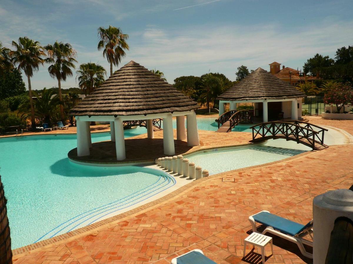 Luxury 2 Bedroom Apartment With Private Garden Almancil Exterior foto